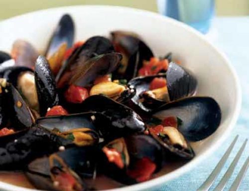 Mussels in Tomato Wine Broth